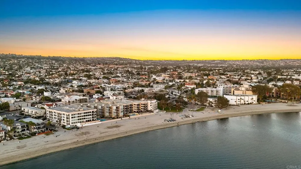 1251 Parker Pl. #2J San Diego, CA 92109