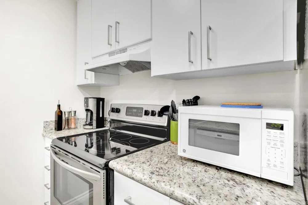 1251 Parker Pl. #2J San Diego, CA 92109