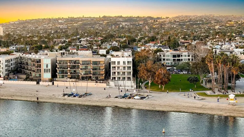1251 Parker Pl. #2J San Diego, CA 92109