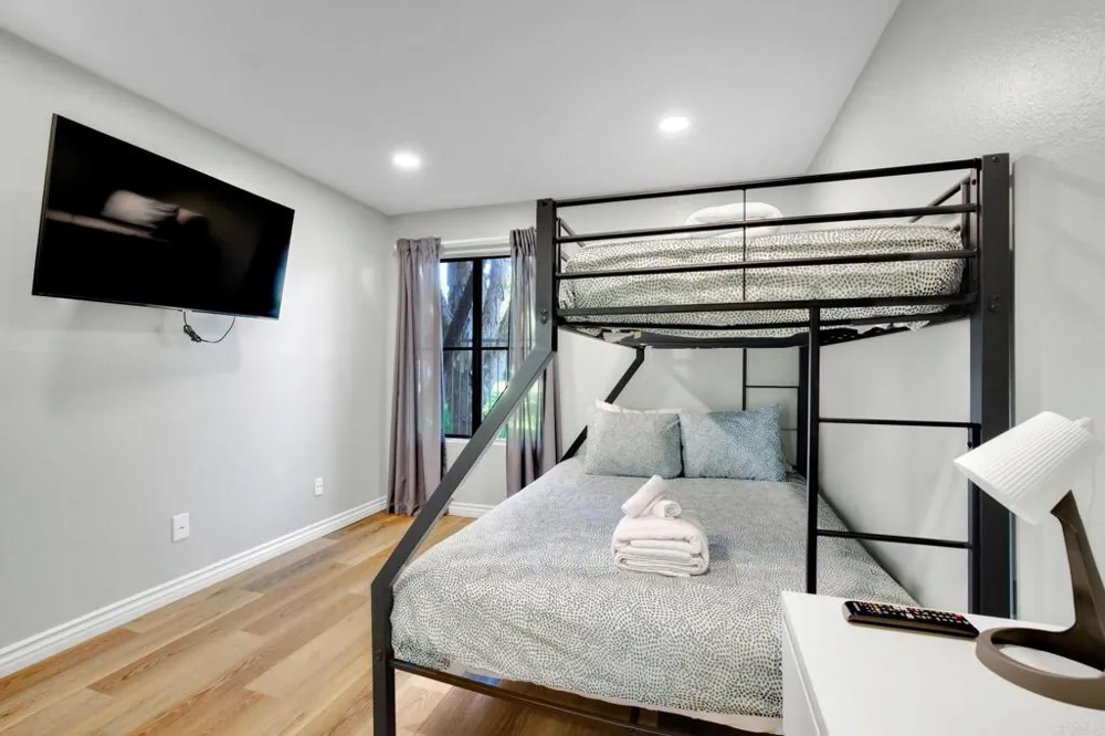 1251 Parker Pl. #2J San Diego, CA 92109
