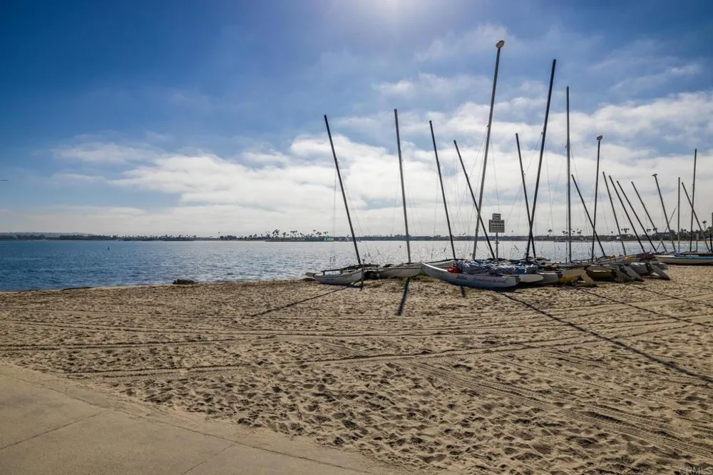1251 Parker Pl. #2J San Diego, CA 92109