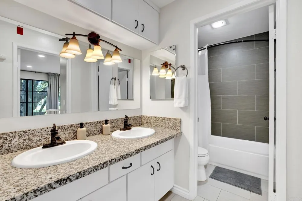 1251 Parker Pl. #2J San Diego, CA 92109