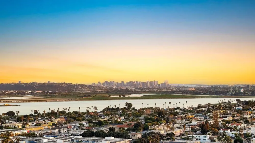 1251 Parker Pl. #2J San Diego, CA 92109