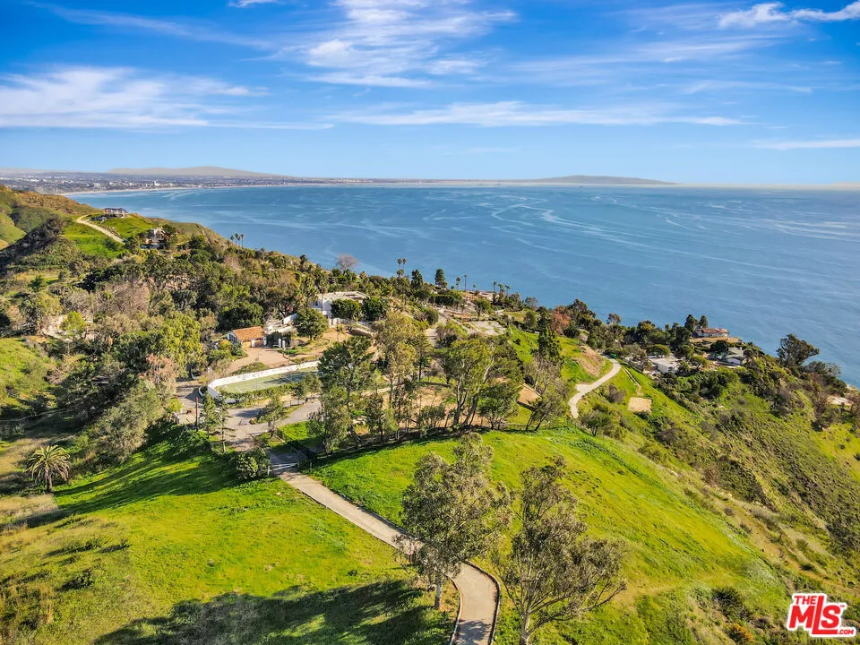 20960 Big Rock Drive Malibu, CA 90265