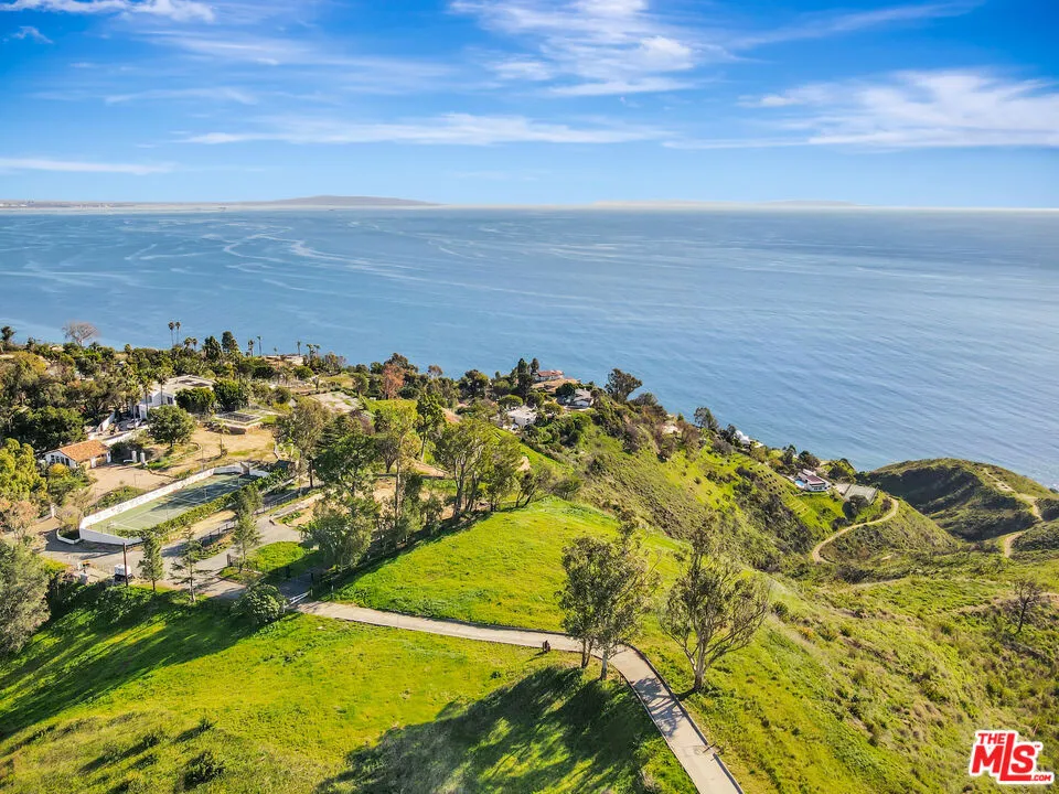 20960 Big Rock Drive Malibu, CA 90265