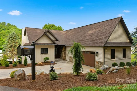 643 W Landing Drive