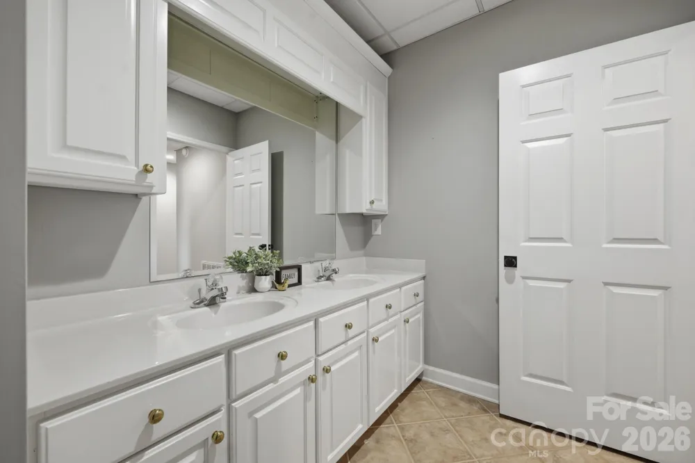 643 W Landing Drive Jefferson, NC 28640