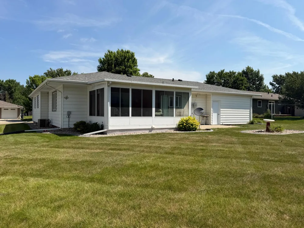 505 Central Lane Luverne, MN 56156
