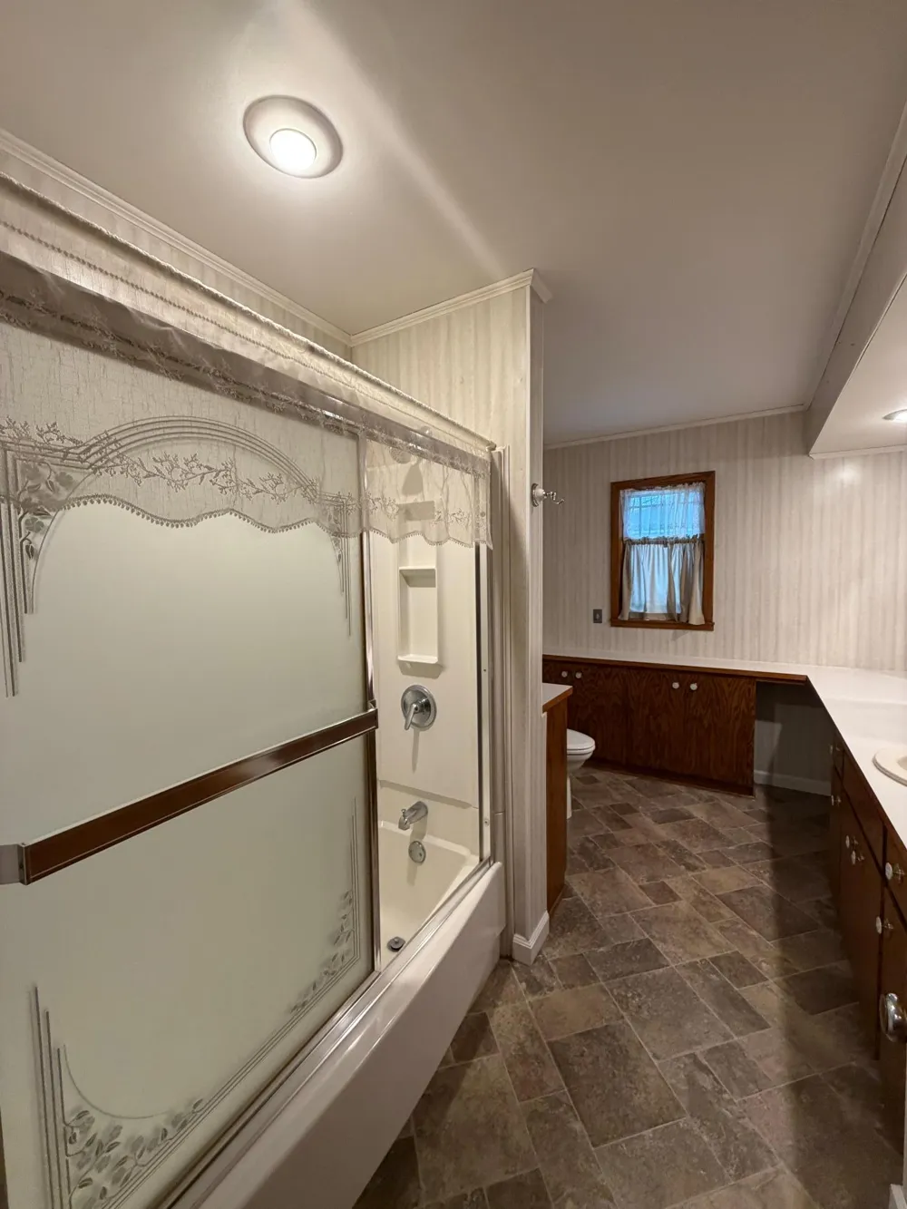 505 Central Lane Luverne, MN 56156
