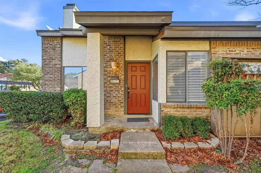 821 Dublin Drive #211 Richardson, TX 75080