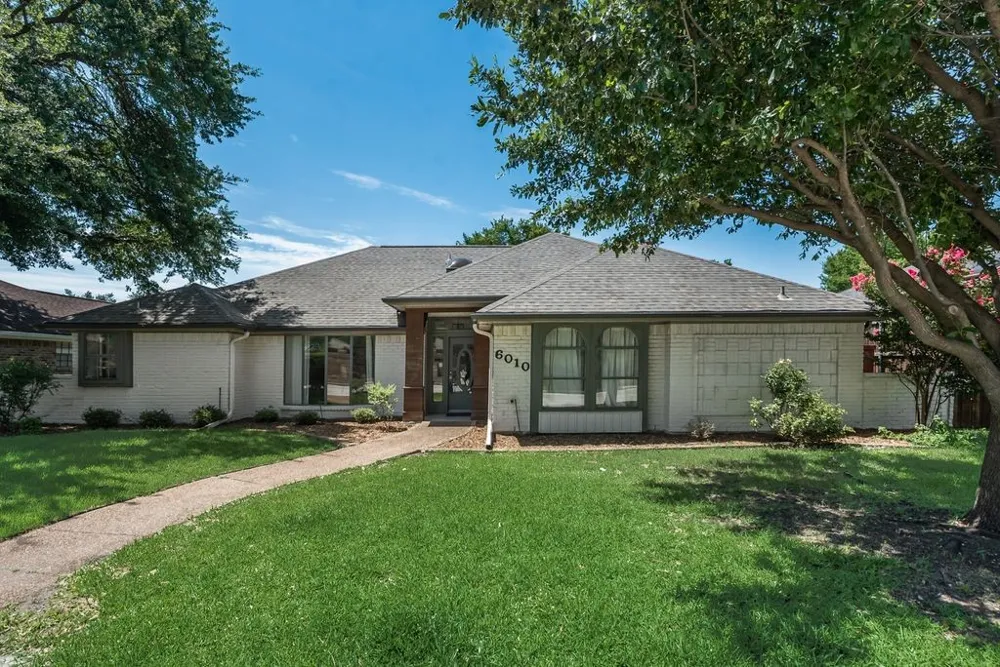 6010 La Cosa Drive Dallas, TX 75248
