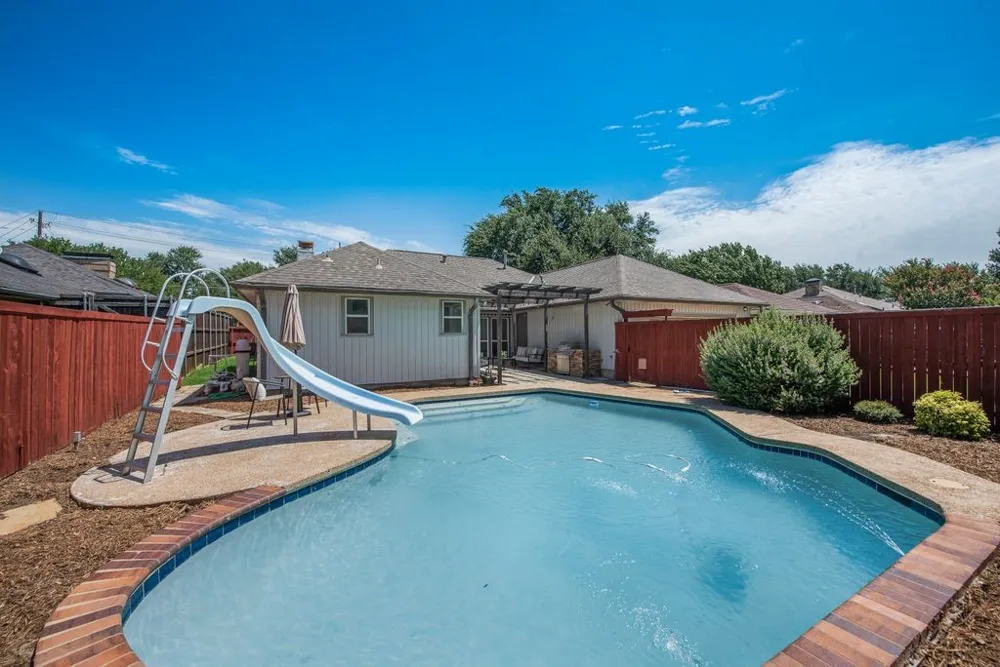 6010 La Cosa Drive Dallas, TX 75248