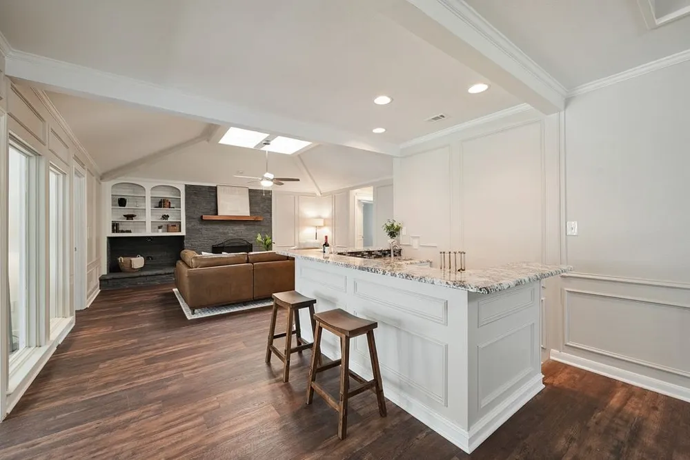 6010 La Cosa Drive Dallas, TX 75248