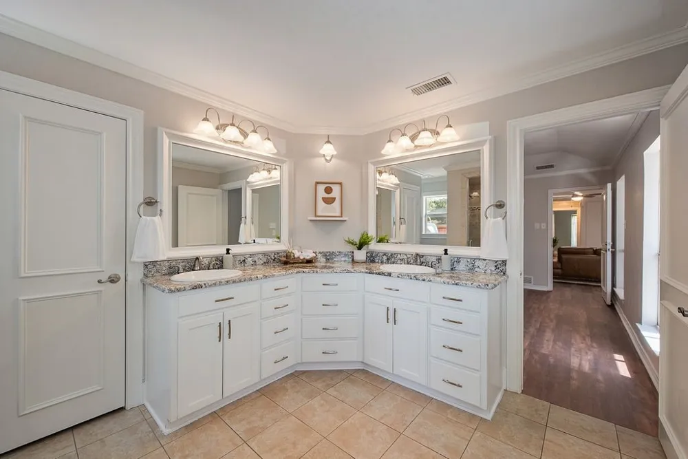 6010 La Cosa Drive Dallas, TX 75248
