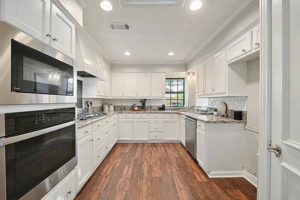 6010 La Cosa Drive Dallas, TX 75248