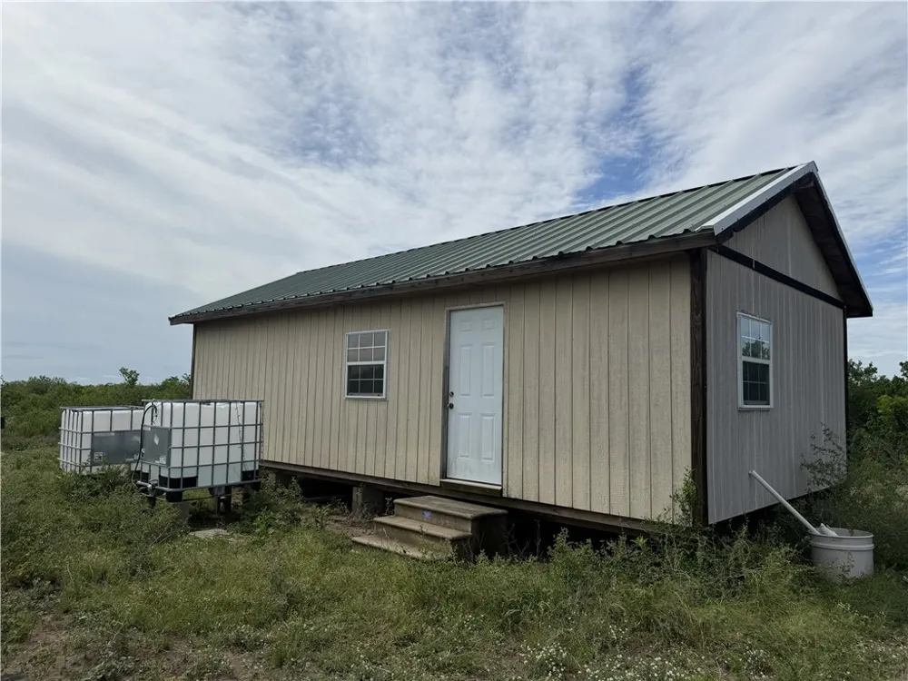 2346 Frontier rd 1 San Diego, TX 78384