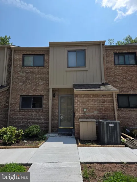 106 SYCAMORE COURT