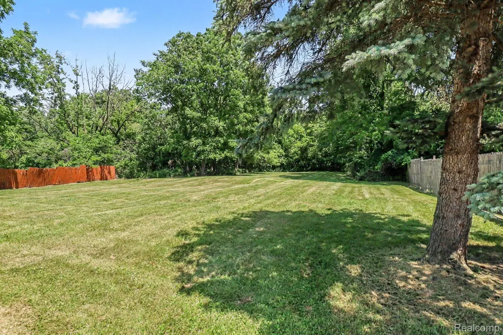 235 Alberta Street Auburn Hills City, MI 48326