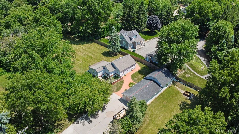 235 Alberta Street Auburn Hills City, MI 48326