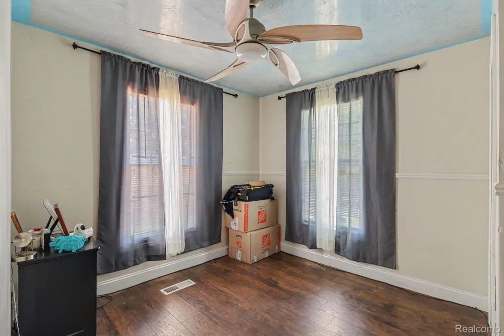 235 Alberta Street Auburn Hills City, MI 48326