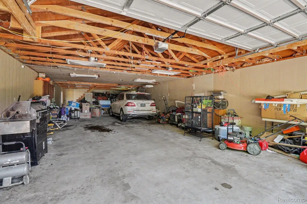 235 Alberta Street Auburn Hills City, MI 48326