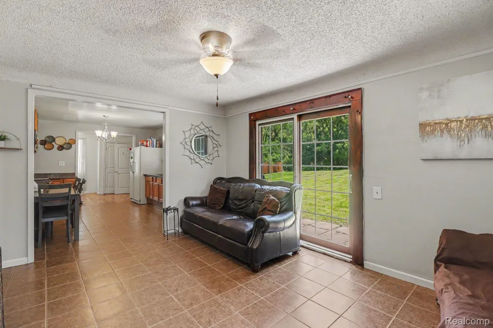 235 Alberta Street Auburn Hills City, MI 48326