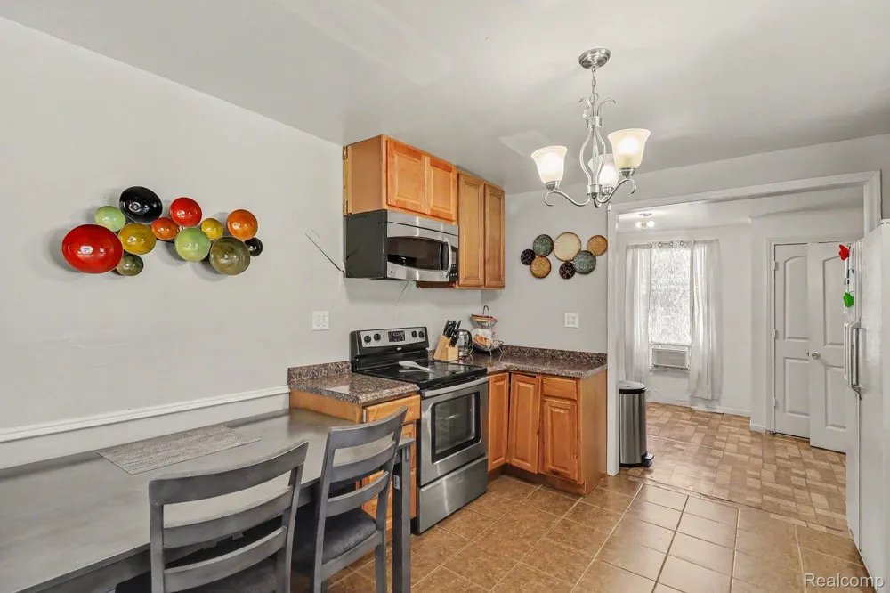 235 Alberta Street Auburn Hills City, MI 48326