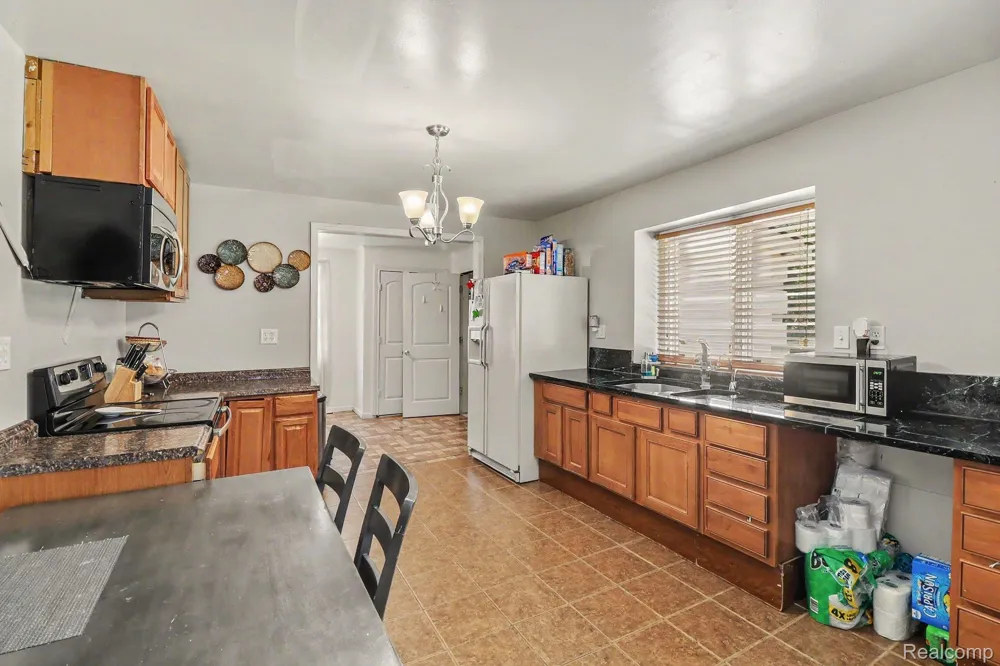235 Alberta Street Auburn Hills City, MI 48326