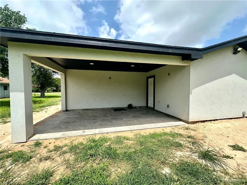 406 10th Street Donna, TX 78537