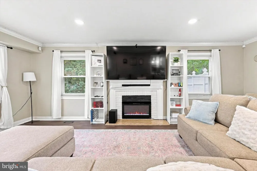 61 ELSIN LANE Willingboro, NJ 08046