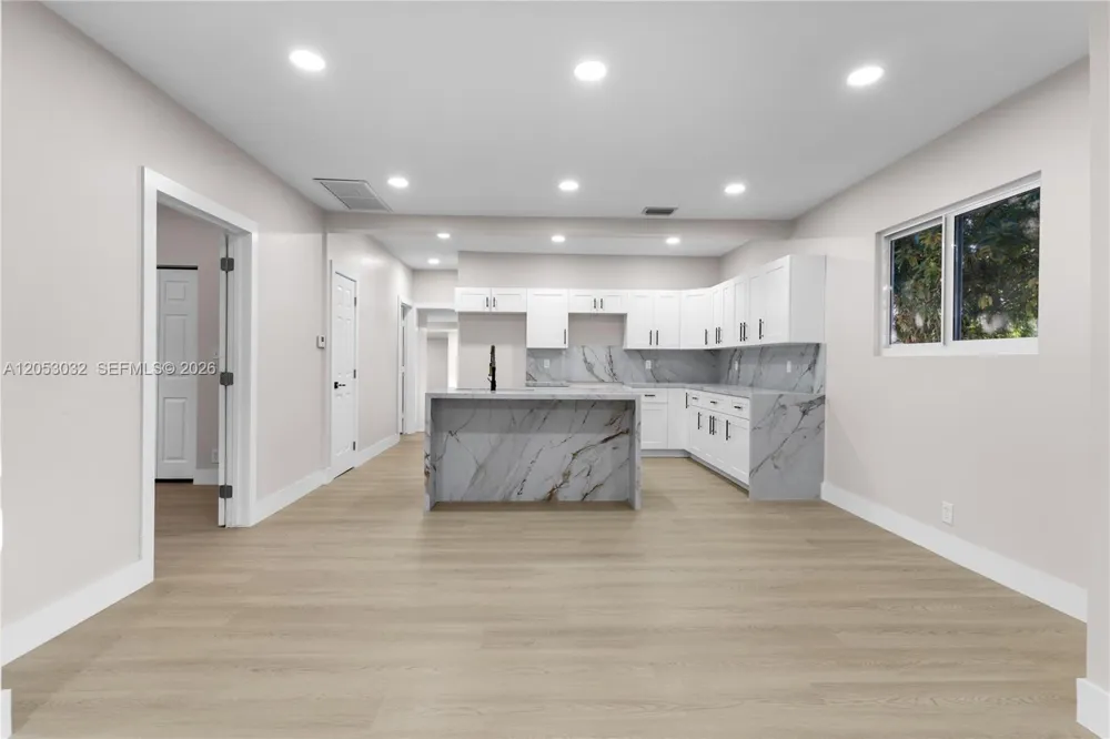 559 NW 2nd St Florida City, FL 33034