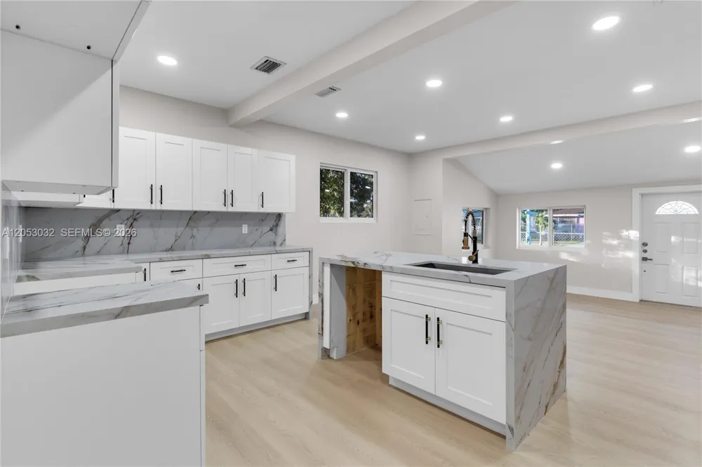 559 NW 2nd St Florida City, FL 33034