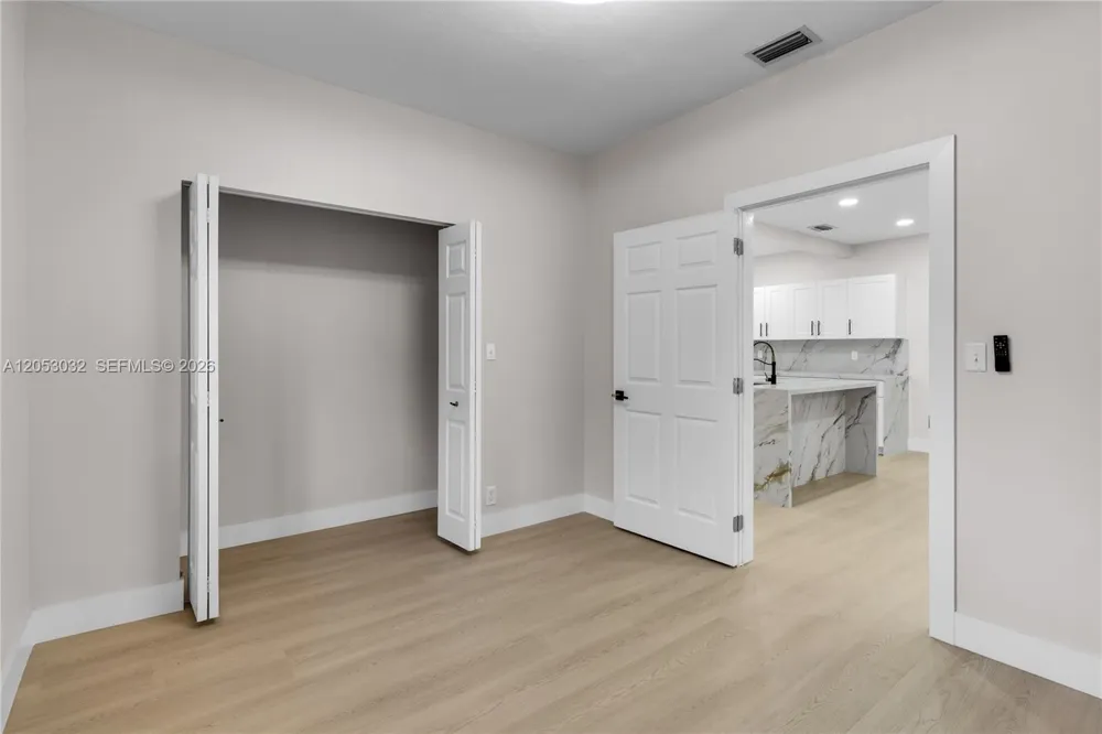 559 NW 2nd St Florida City, FL 33034
