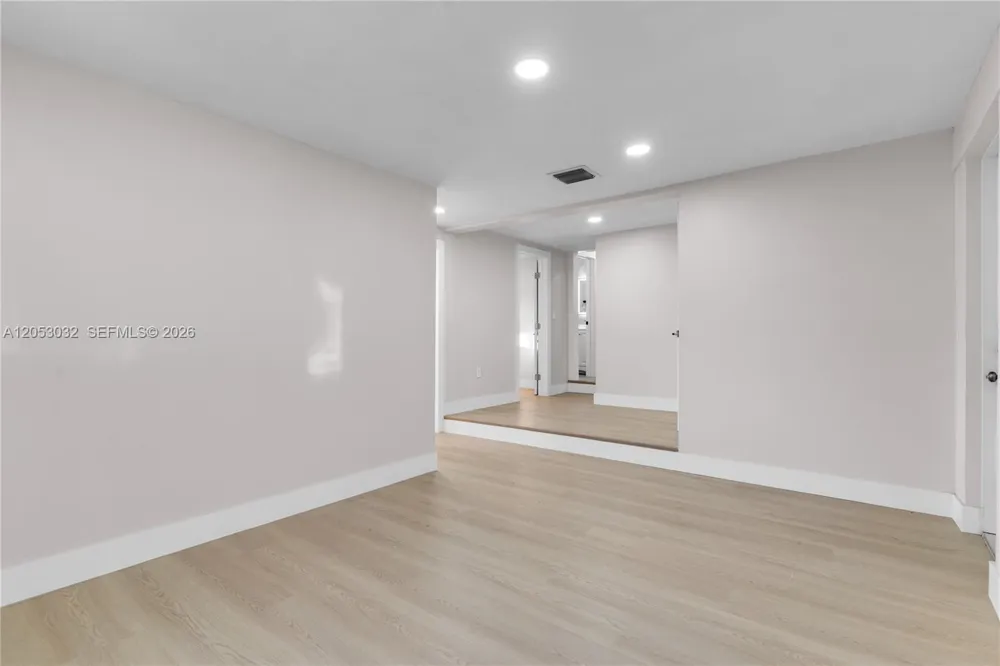 559 NW 2nd St Florida City, FL 33034