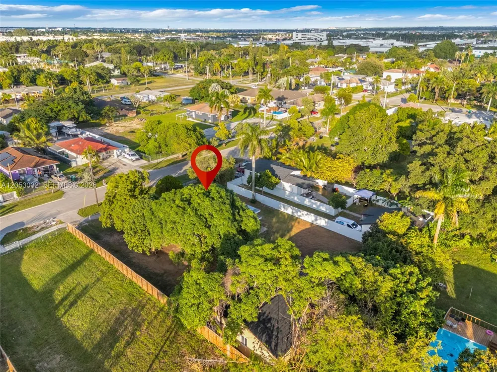 559 NW 2nd St Florida City, FL 33034