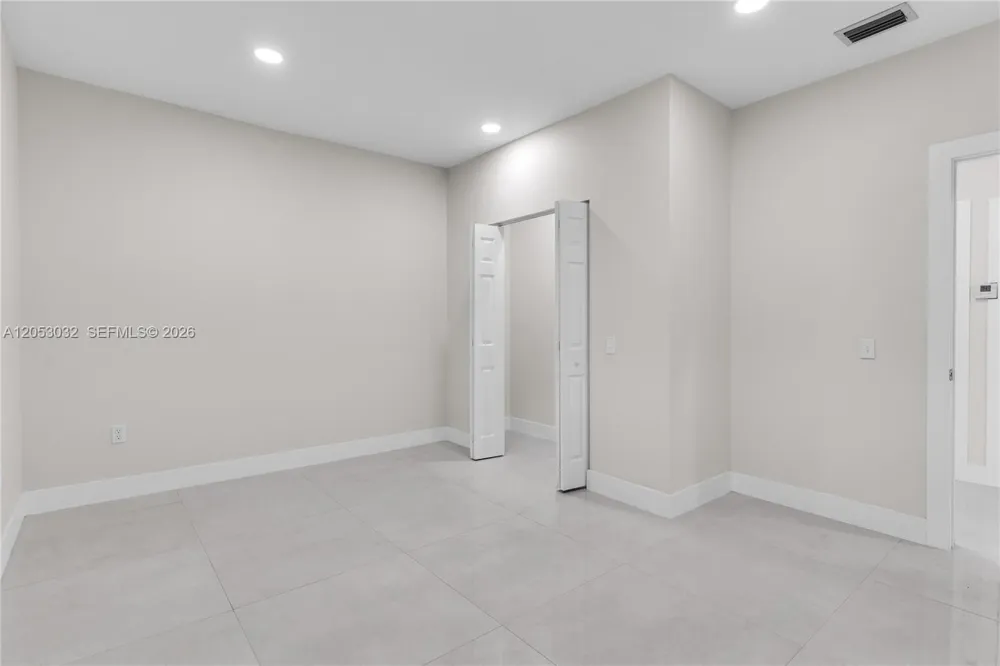 559 NW 2nd St Florida City, FL 33034