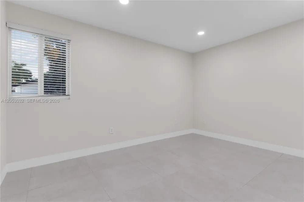 559 NW 2nd St Florida City, FL 33034