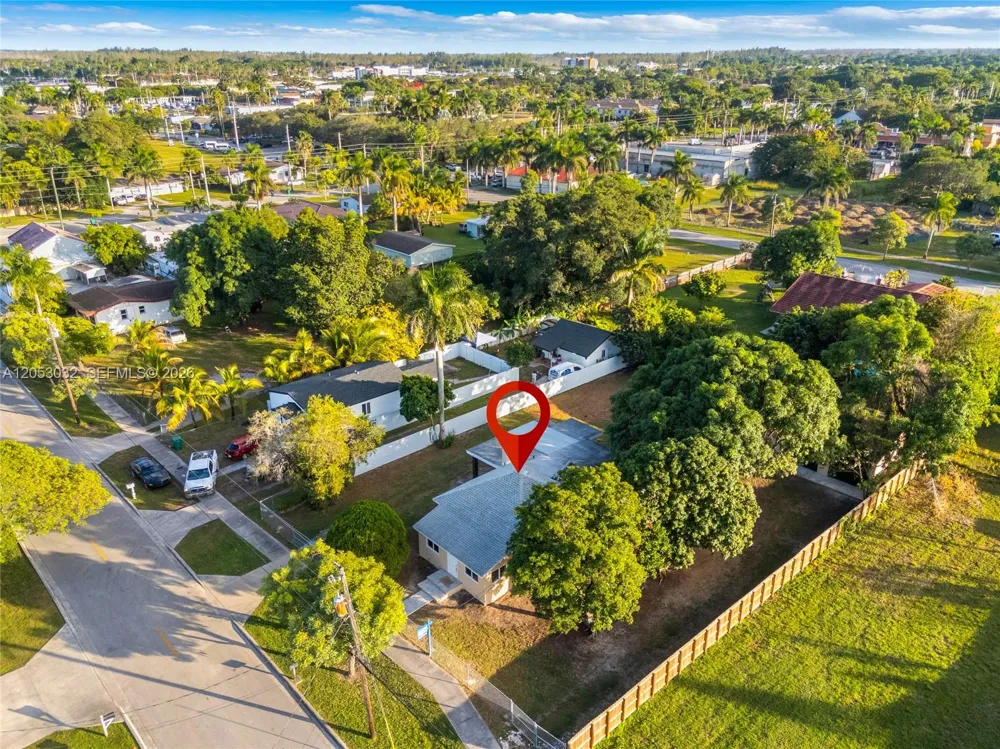 559 NW 2nd St Florida City, FL 33034