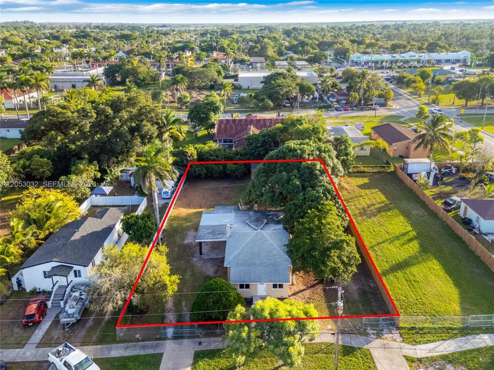 559 NW 2nd St Florida City, FL 33034