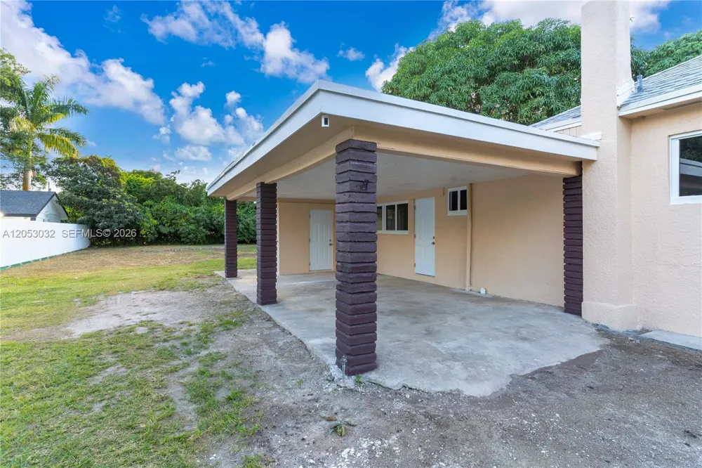 559 NW 2nd St Florida City, FL 33034