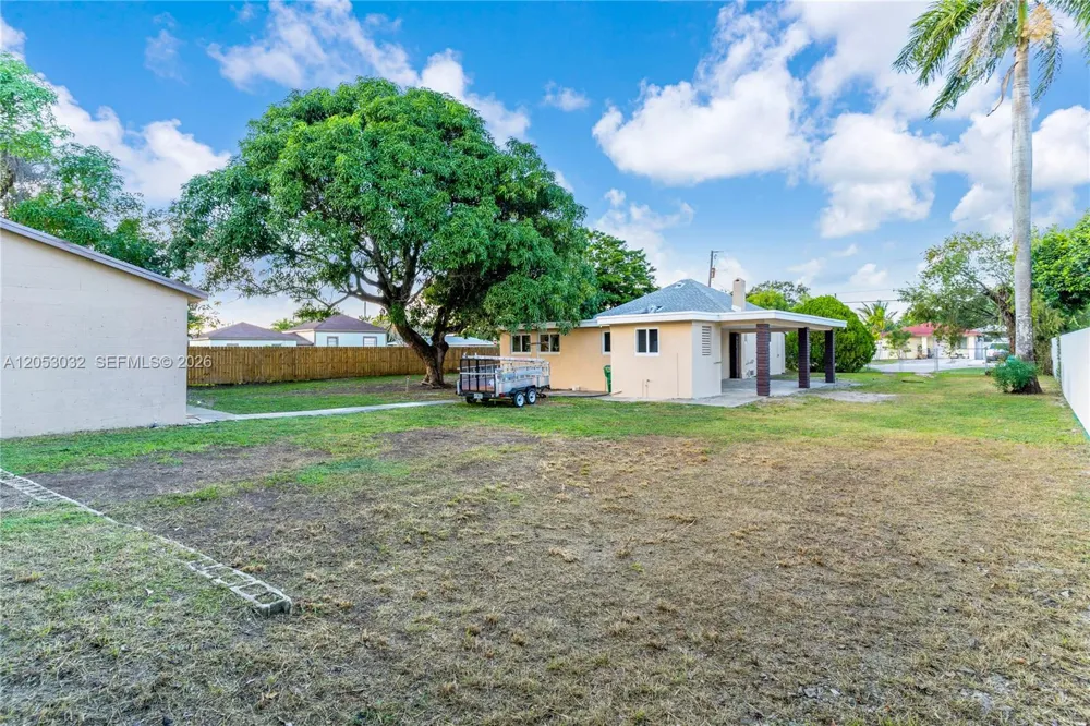 559 NW 2nd St Florida City, FL 33034