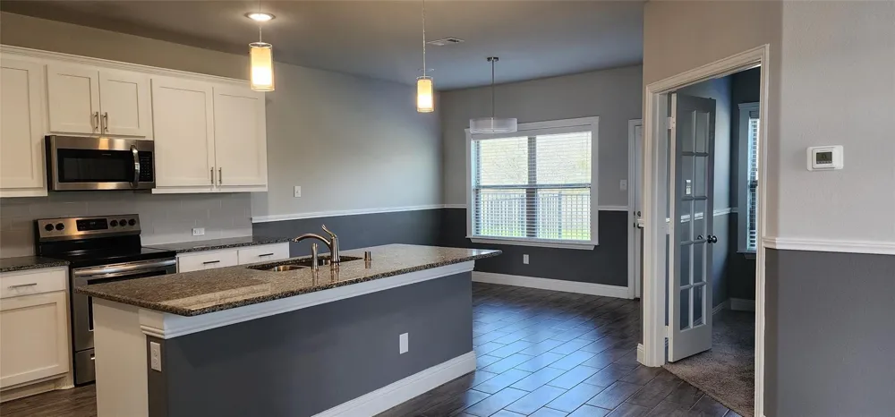 702 Amber Greenville, TX 75042
