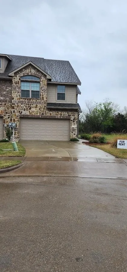 702 Amber Greenville, TX 75042