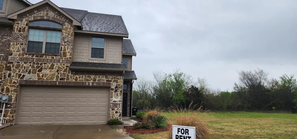 702 Amber Greenville, TX 75042