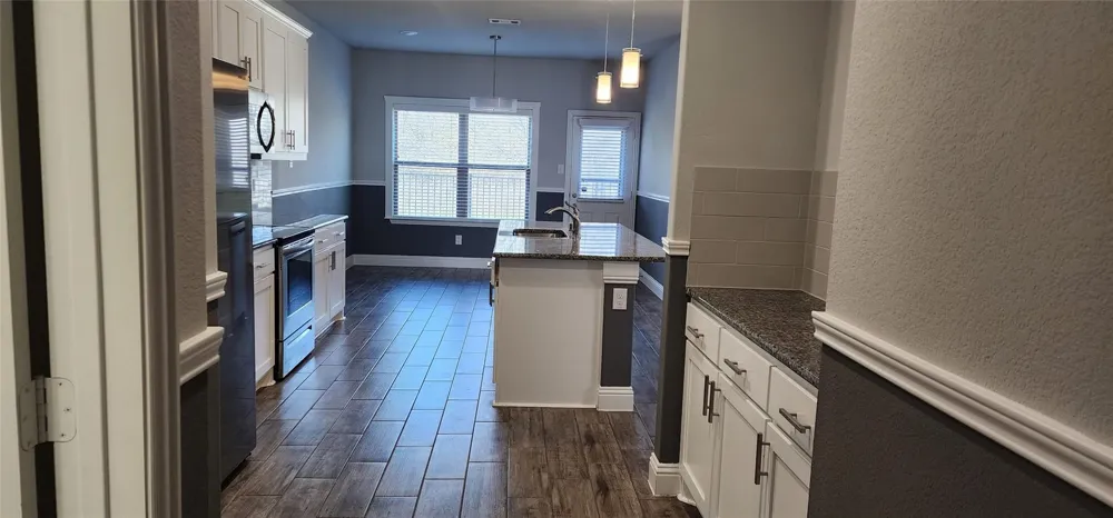 702 Amber Greenville, TX 75042