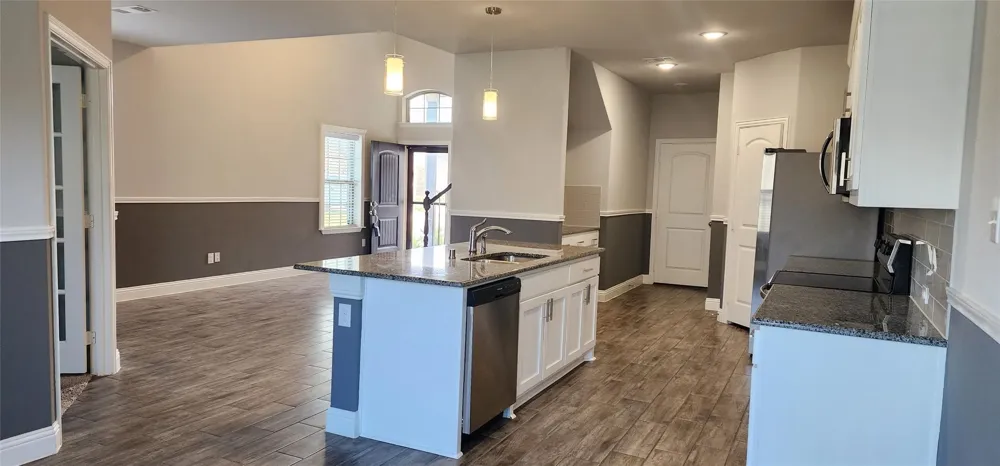 702 Amber Greenville, TX 75042