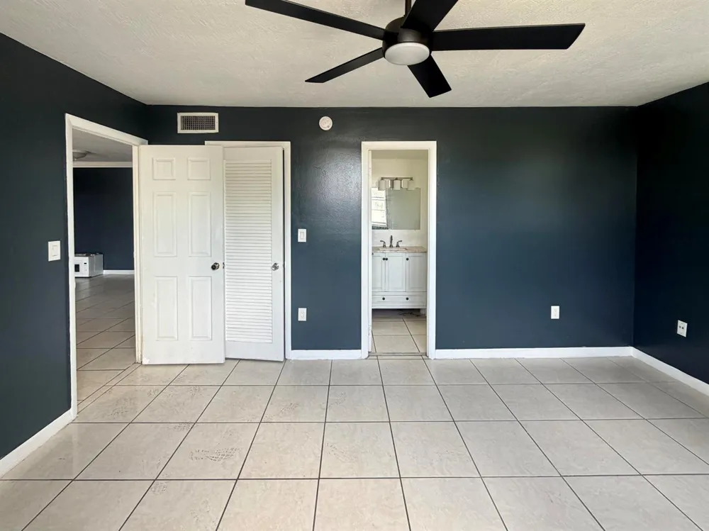 15600 NW 7TH AVENUE #303 Miami, FL 33169