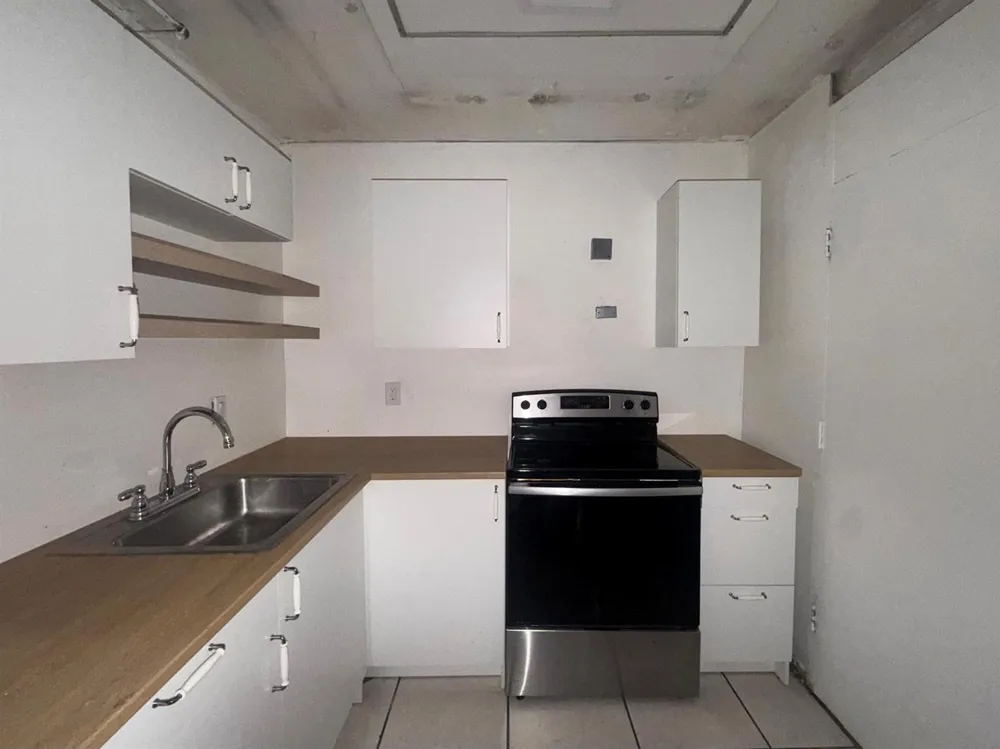15600 NW 7TH AVENUE #303 Miami, FL 33169