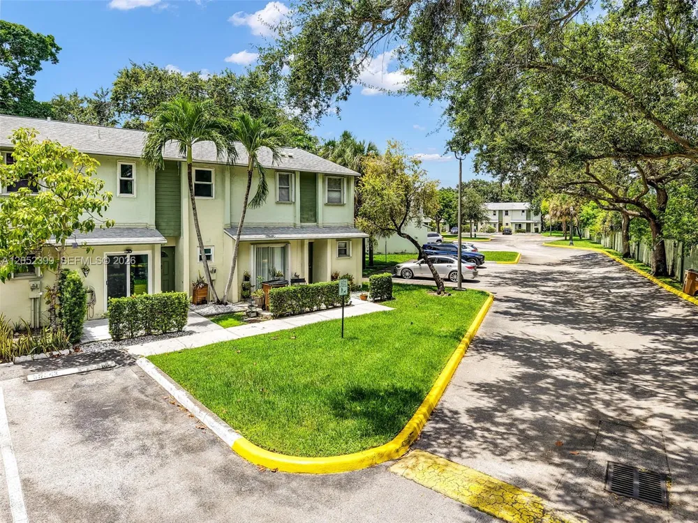 785 Crystal Lake Dr #785 Deerfield Beach, FL 33064
