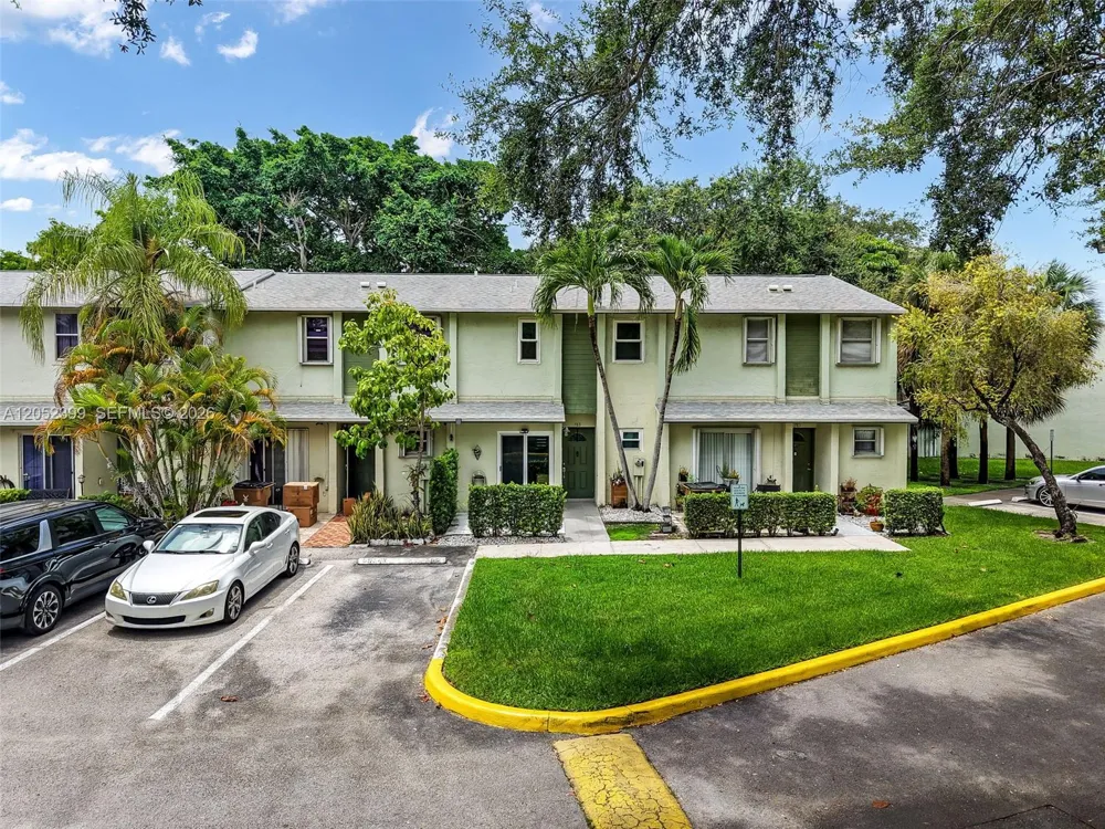 785 Crystal Lake Dr #785 Deerfield Beach, FL 33064